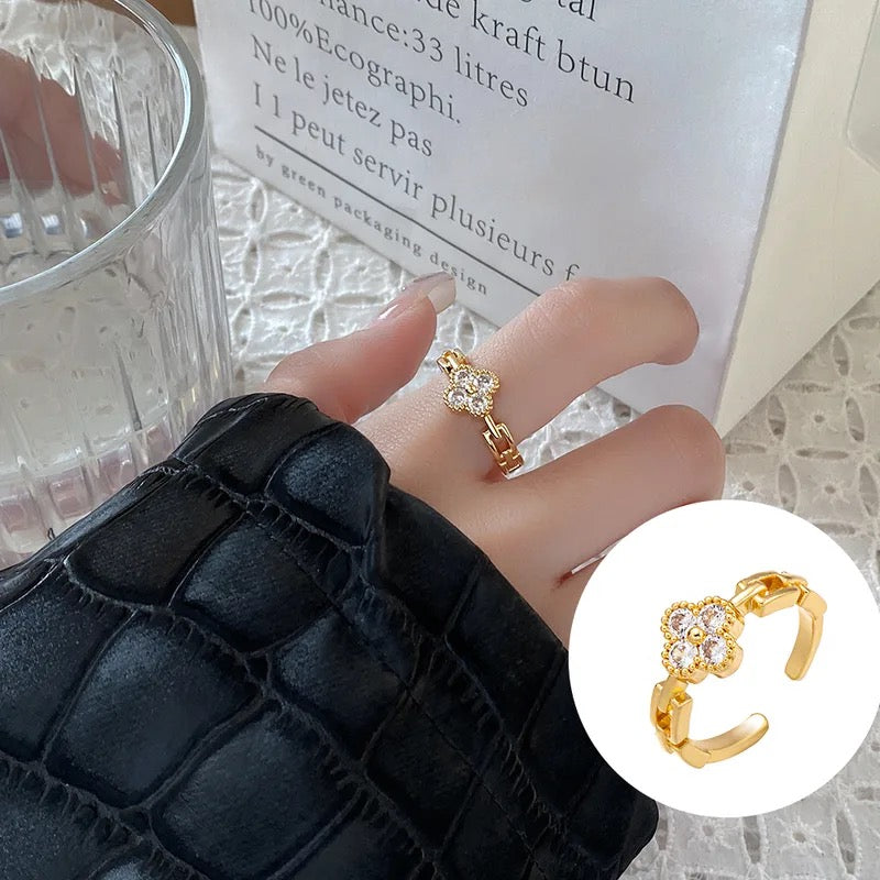 Cleef Crystal Daisy