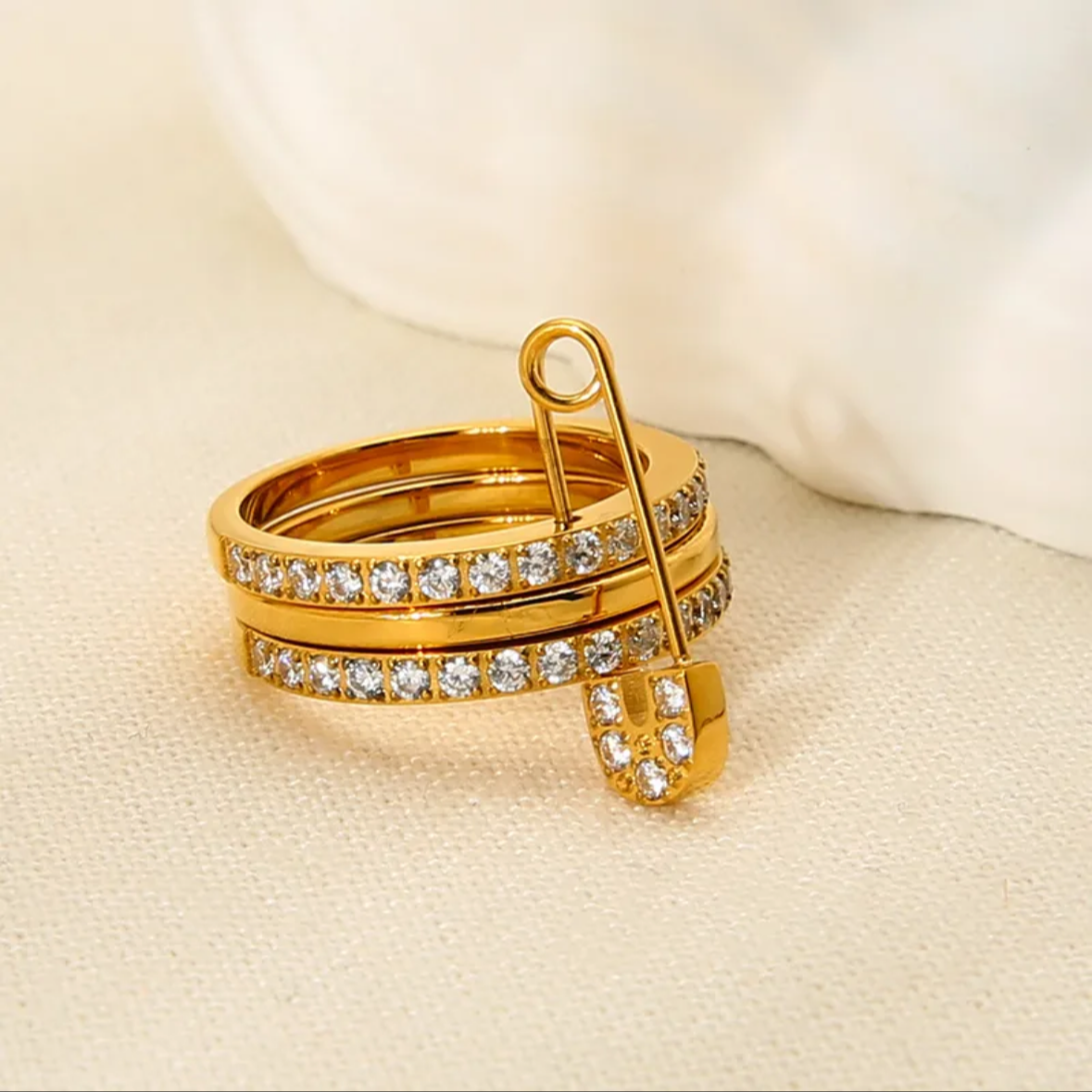 Ring Shiny Pin