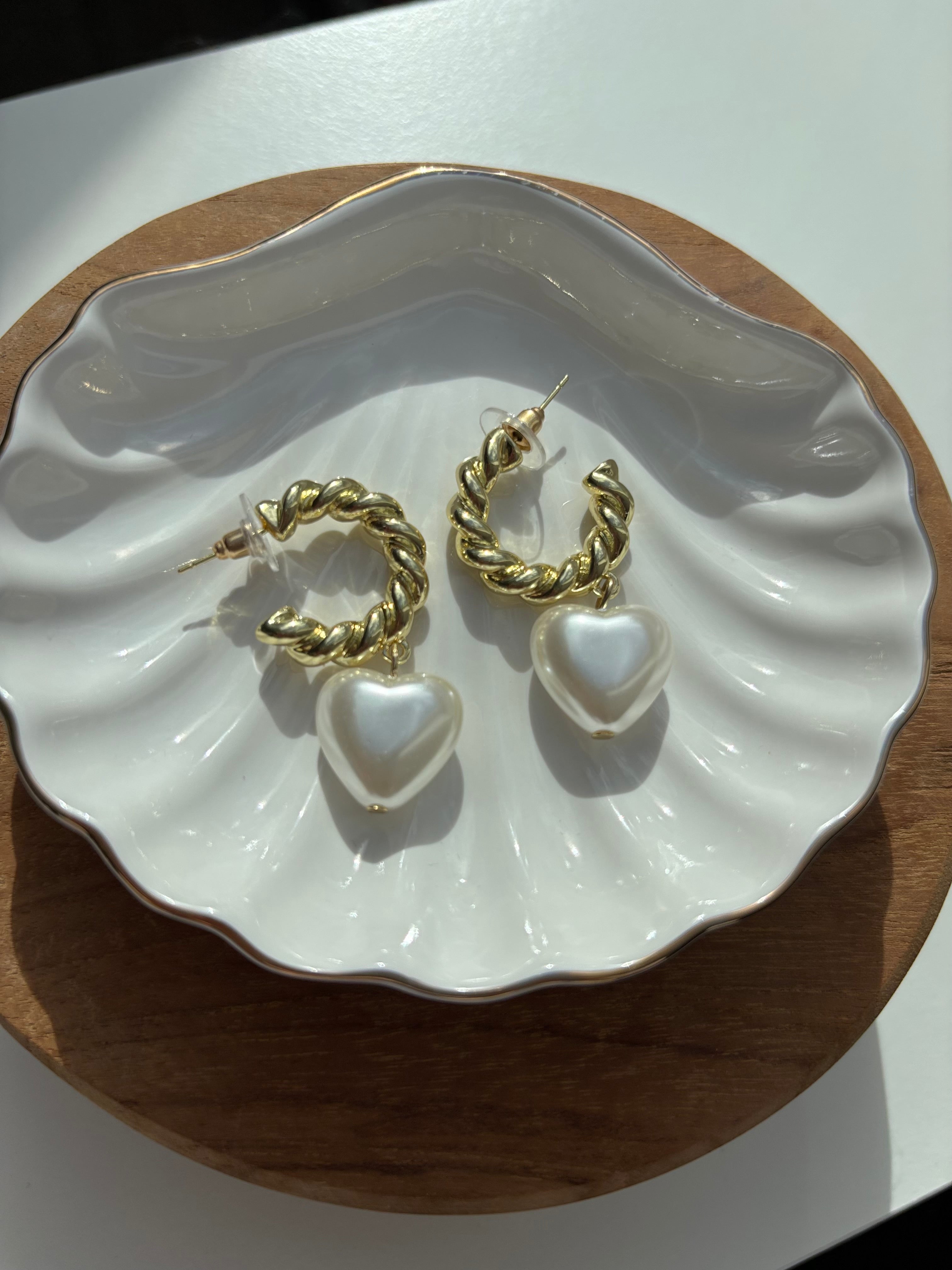 Kreolen Aphrodite mit Herzperle