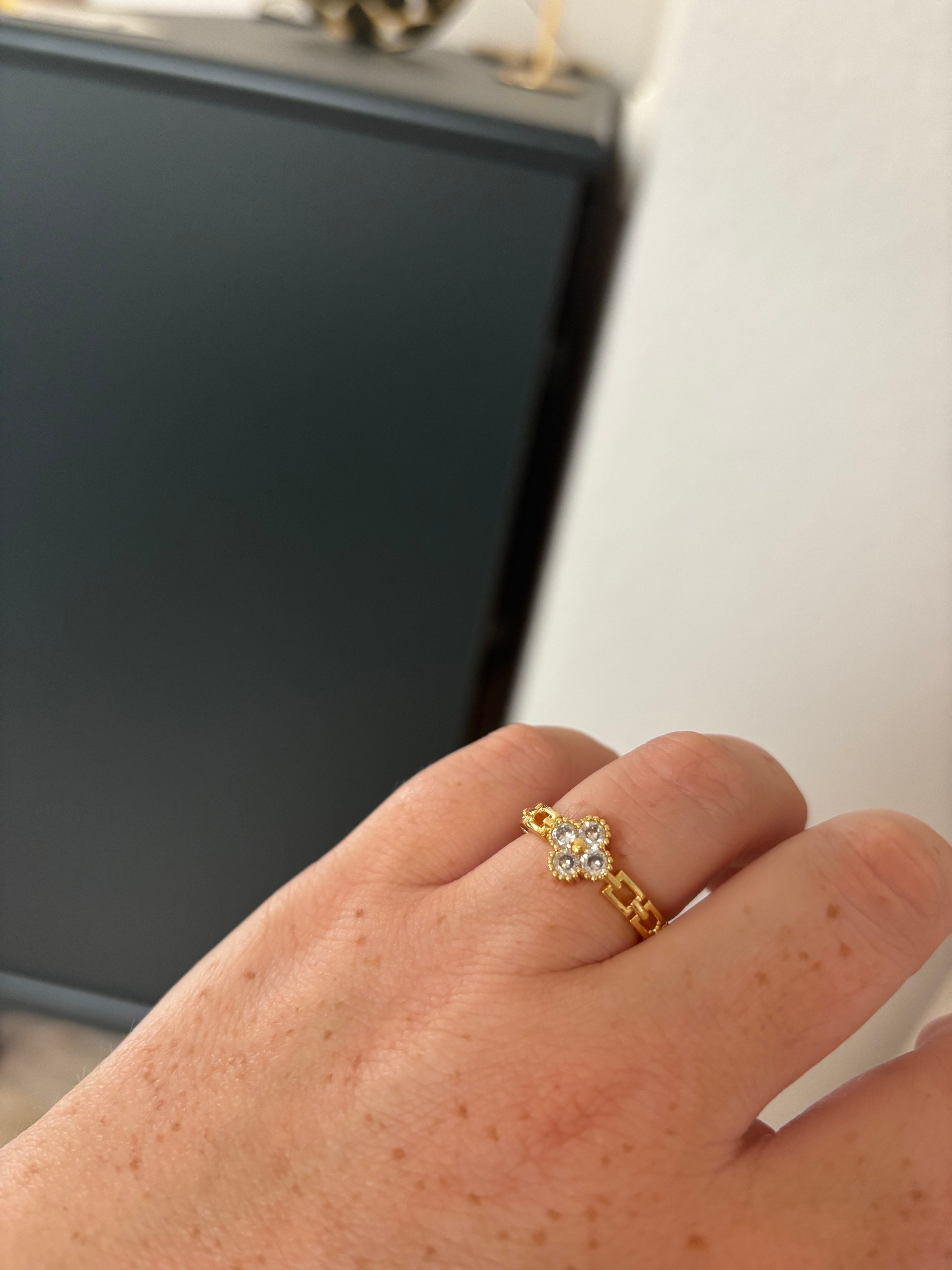 Cleef Crystal Daisy